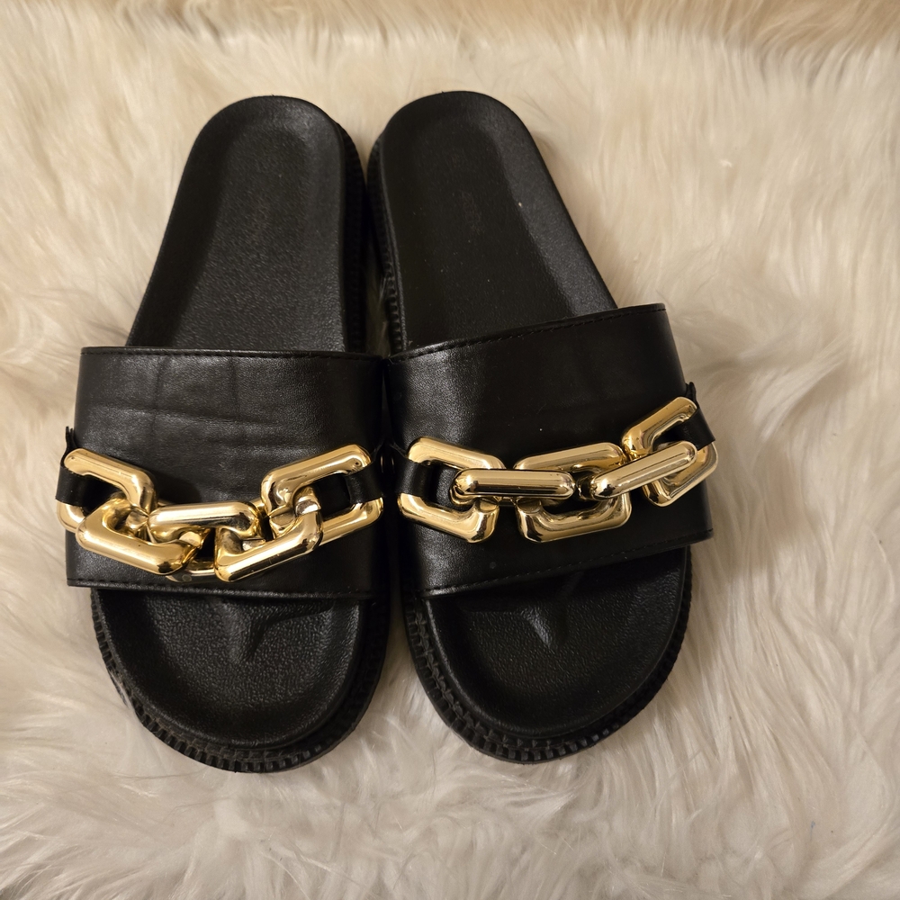 Black Slipper Slides with Gold Chain Accent Size 8 -EUR 39